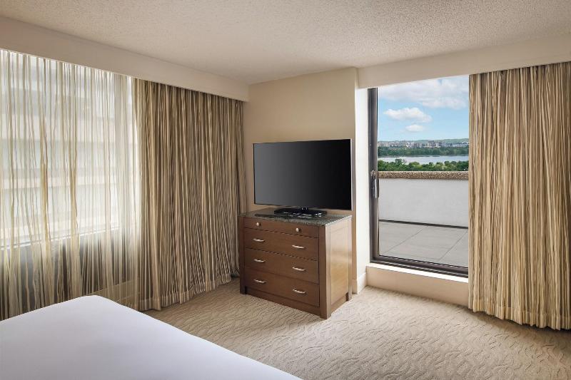 DoubleTree by Hilton Washington DC Crystal City - photo 86
