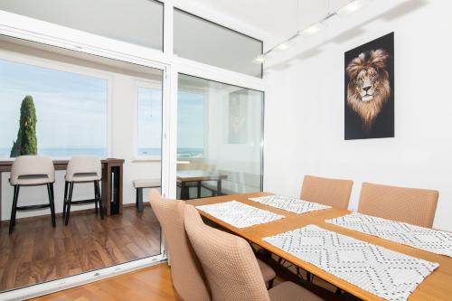 GMS Apartment with Sea View Izola — 4-Star Luxury Hotel in Izola, Slovenia