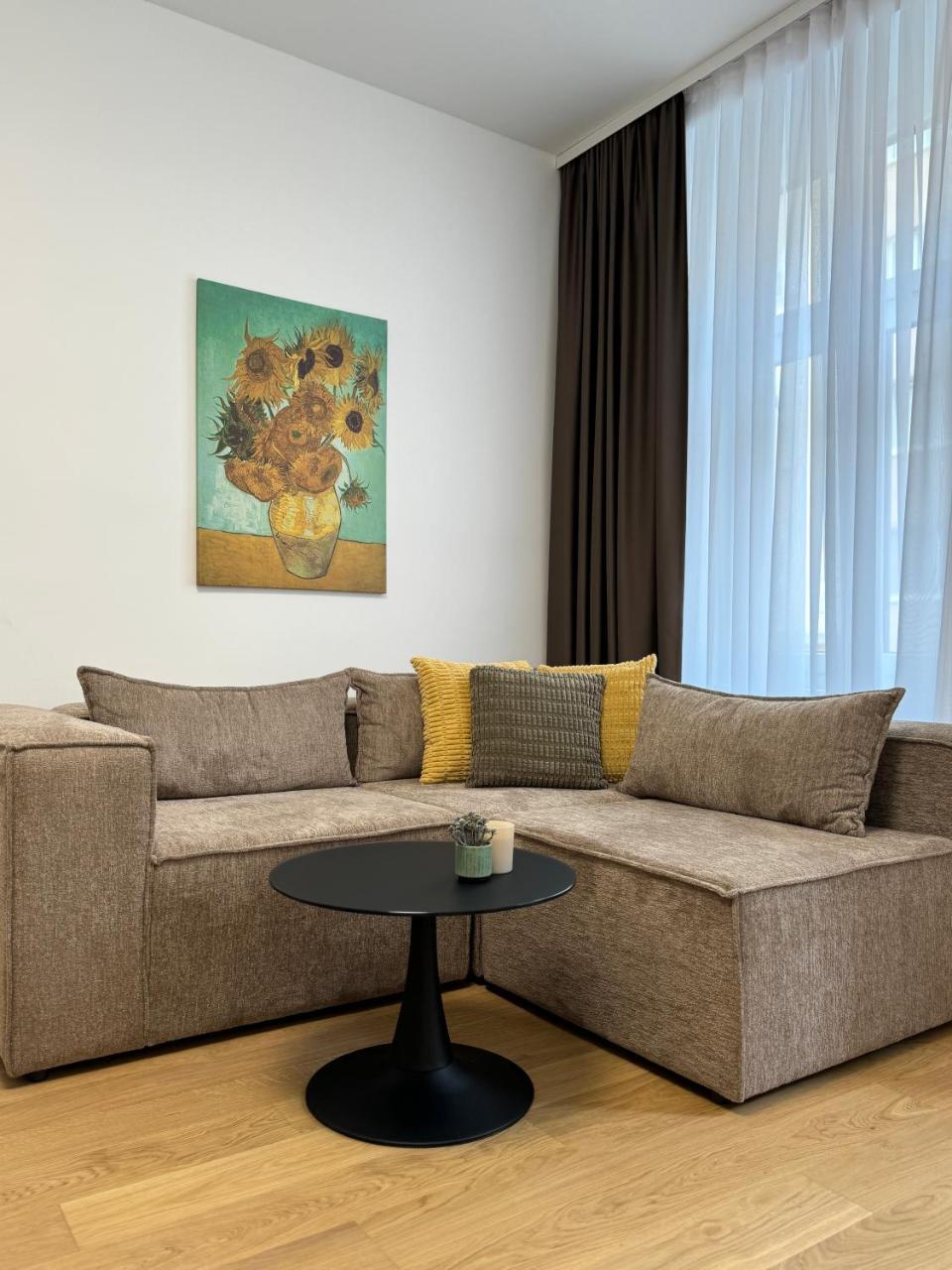 City Apartment nahe Schönbrunn 2 — 4-Star Luxury Hotel in Vienna, Austria