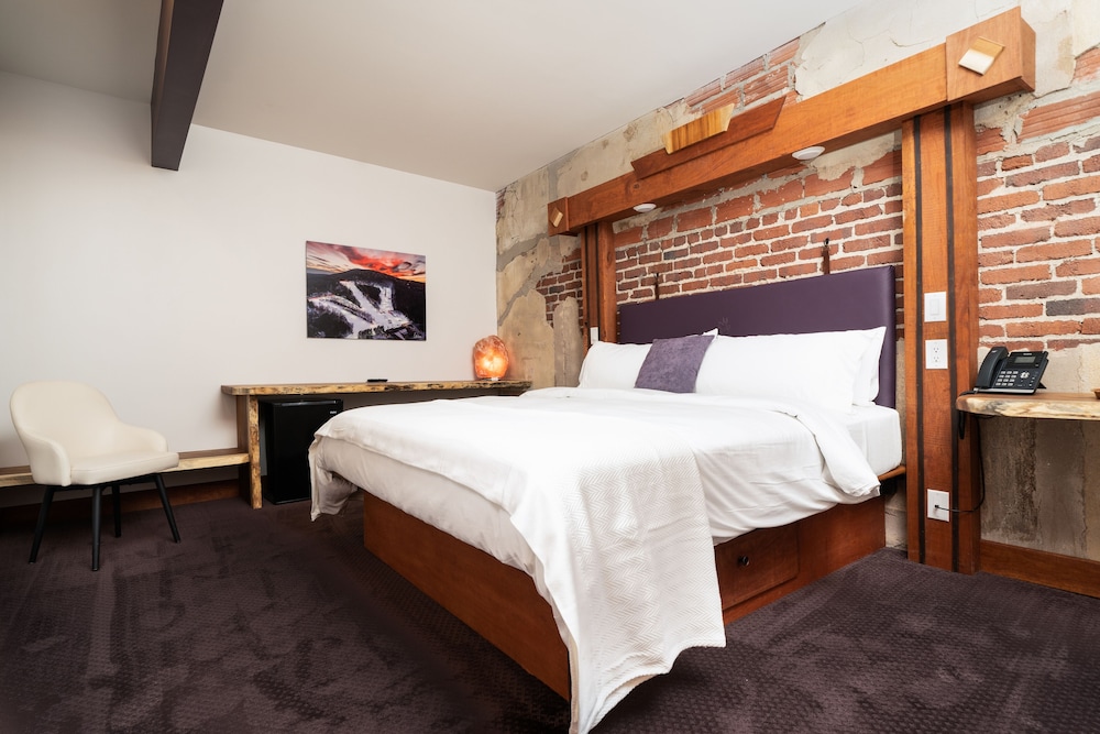 The Horton Hotel and Rooftop Lounge - photo 14