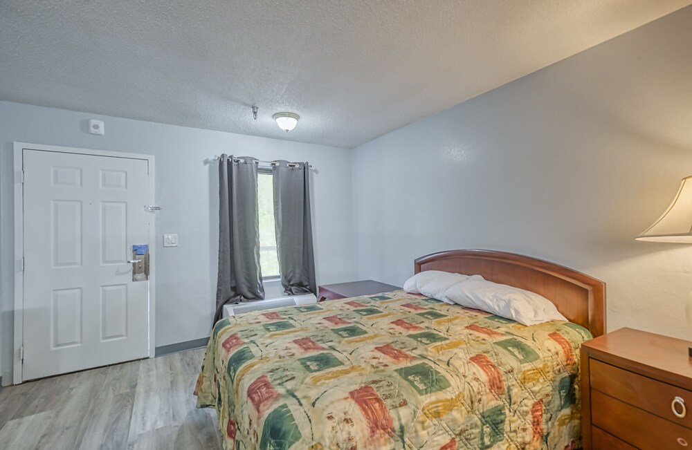 America's Best Inn Jacksonville - photo 13