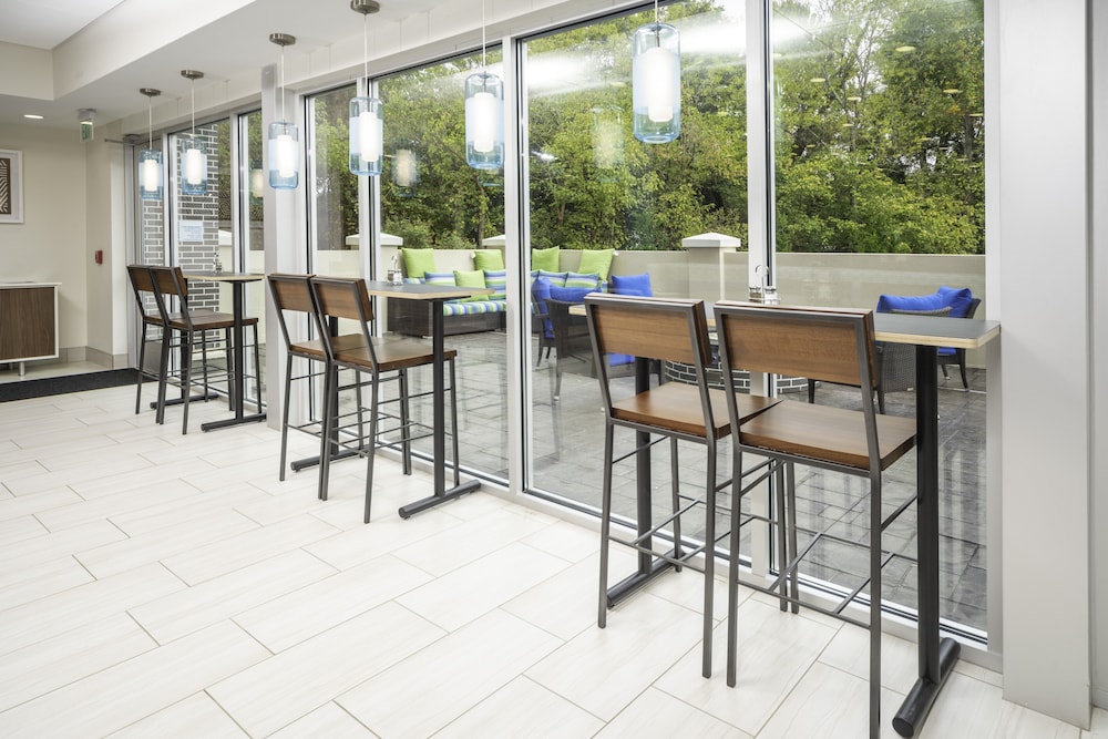 Holiday Inn Express & Suites Rock Hill by IHG - photo 52
