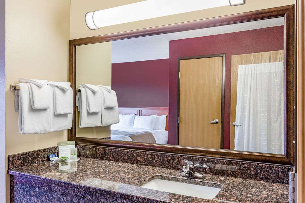 AmericInn by Wyndham Duluth South Black Woods Event Center - photo 8