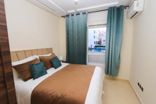 Appartement avec piscine dans une résidence fermée — 4-Star Luxury Hotel in Tangier, Morocco