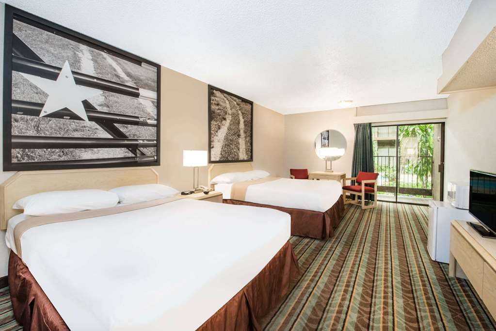 Republic Hotel of Ozona - photo 6
