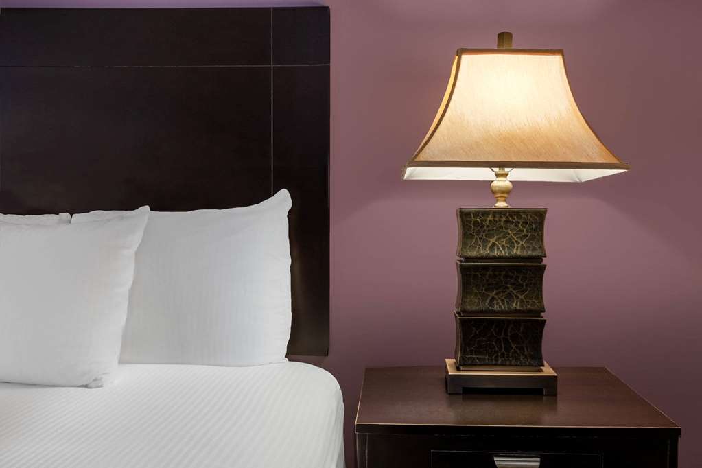 La Quinta Inn & Suites by Wyndham Lumberton - photo 15