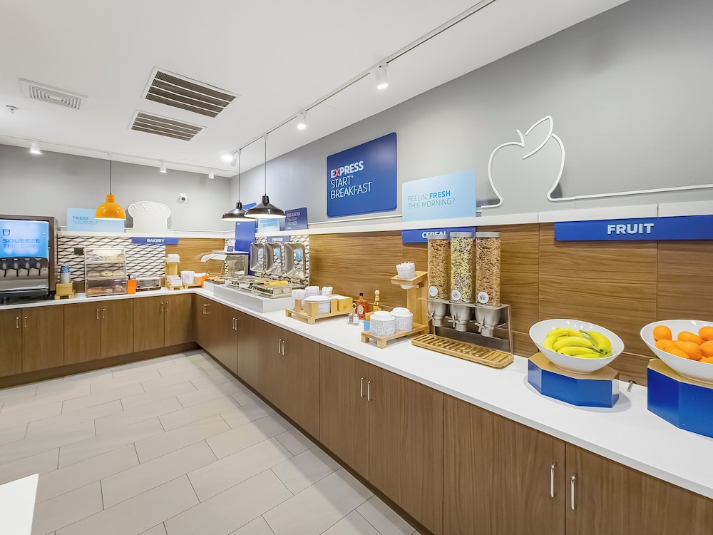 Holiday Inn Express Salt Lake City South Midvale by IHG - photo 39