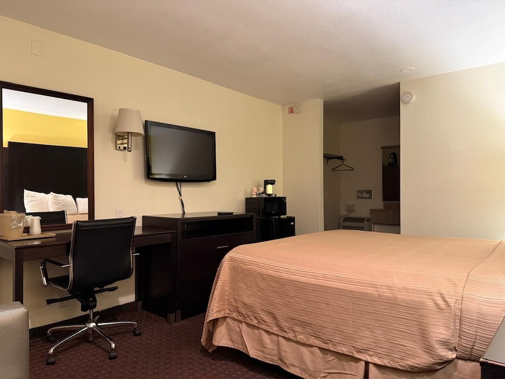 Hollister Inn - photo 9
