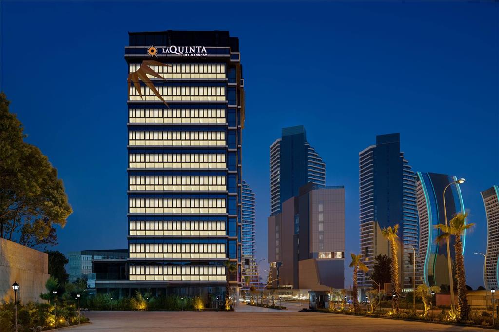 La Quinta By Wyndham Istanbul Kartal — 4-Star Luxury Hotel in Istanbul, Turkey