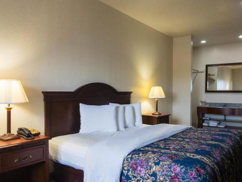 HiWay Inn Express - photo 8