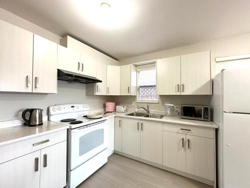 Newly Renovated 2 Bed 1 Bath In Ladner Bc — Delta