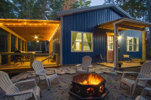 Barndominium With Hot tub and Deck in Franklin, United States