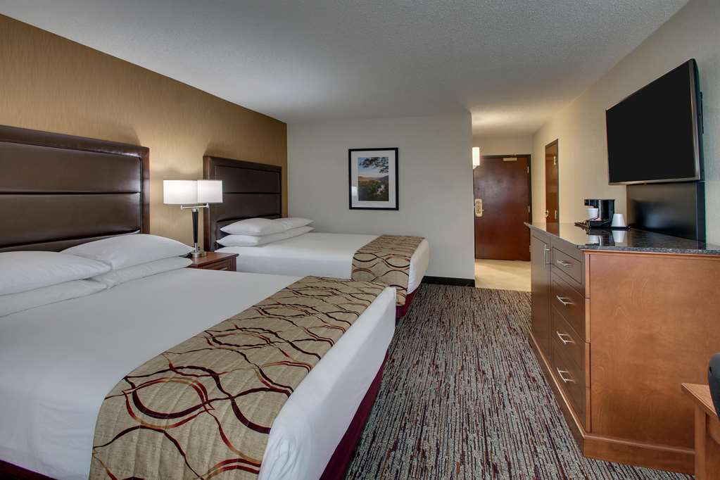 Drury Inn & Suites Bowling Green - photo 32