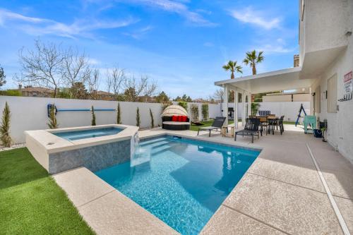 Vegas Haven Pool Spa Game Room — 4-Star Luxury Hotel in Las Vegas, United States