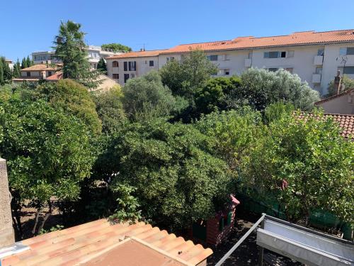 T2 Cœur de Ville la Londe Les Maures — hotel in La Londe-Les-Maures