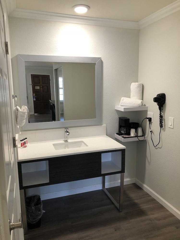 Rodeway Inn Milpitas near Great Mall - photo 35