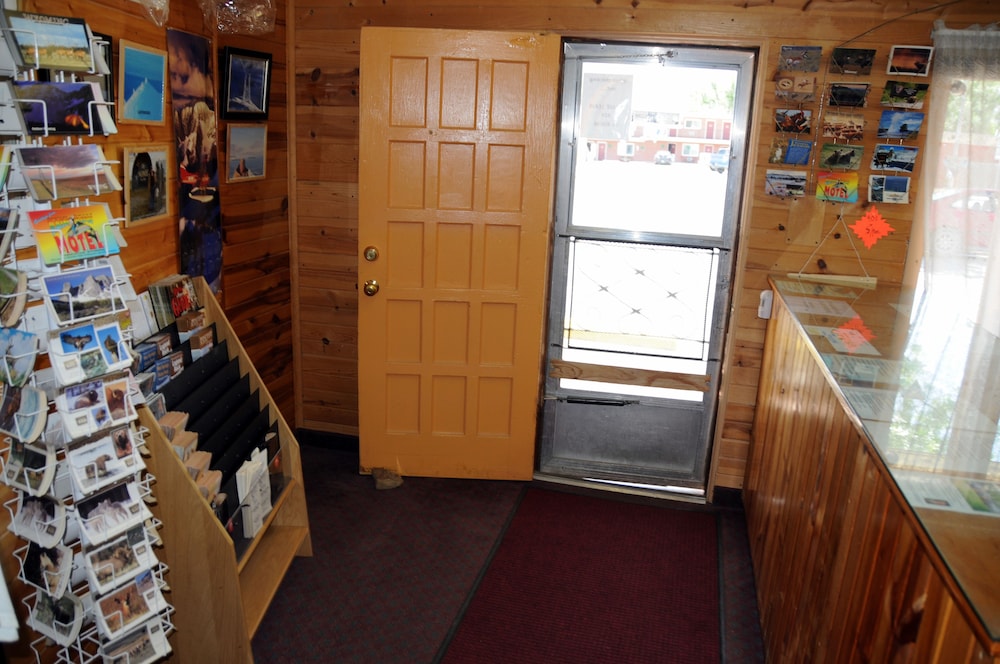 Rainbow Motel - photo 2