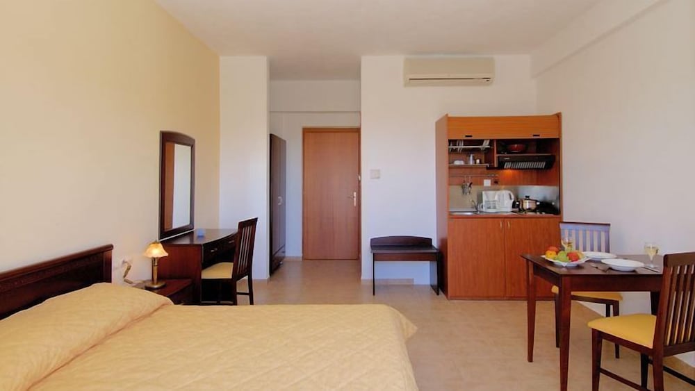 Palirria Hotel & Studios — Koropi — photo 4