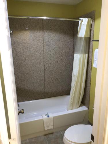 Kings Inn Mexia - photo 18