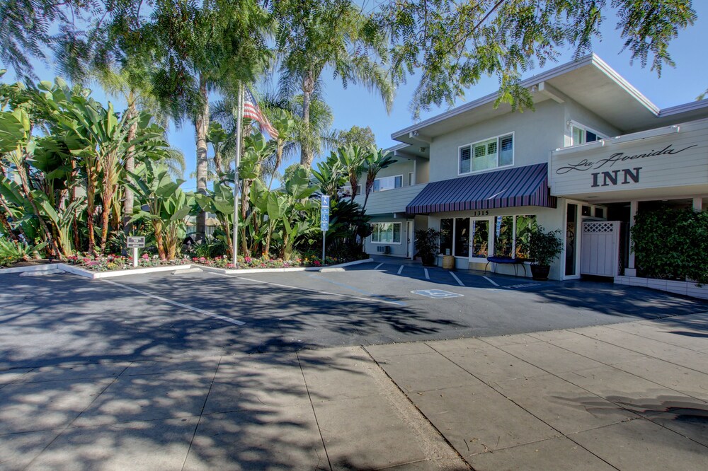La Avenida Inn - photo 30