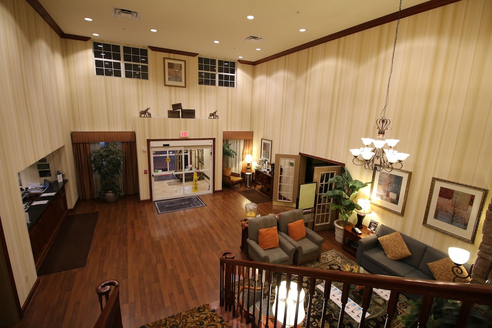 Seffner Inn and Suites - photo 2