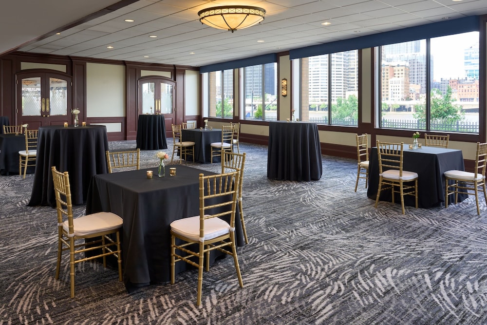 Sheraton Pittsburgh Hotel at Station Square - photo 4