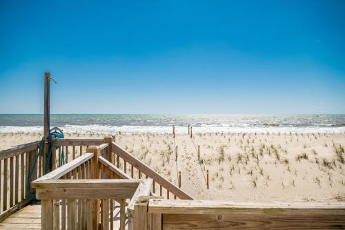 Divine Intervention by Oak Island Accommodations - photo 3