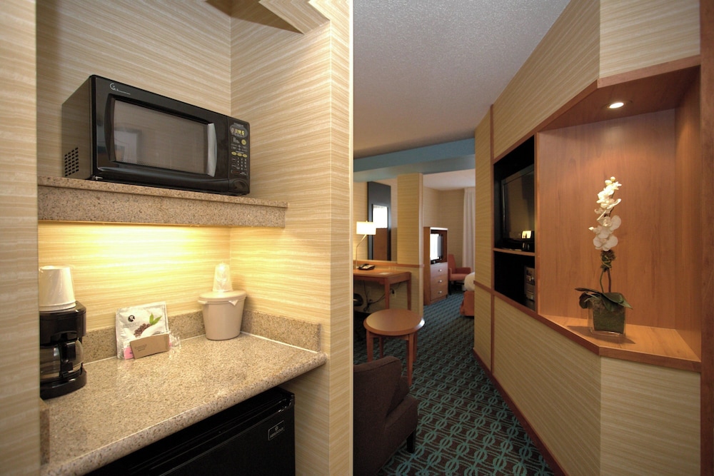 Fairfield Inn & Suites by Marriott Edison South Plainfield - photo 37