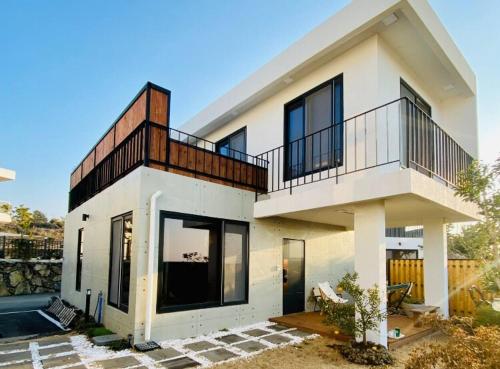 Aewol Marang Pension — 4-Star Luxury Hotel in Jeju City, South Korea