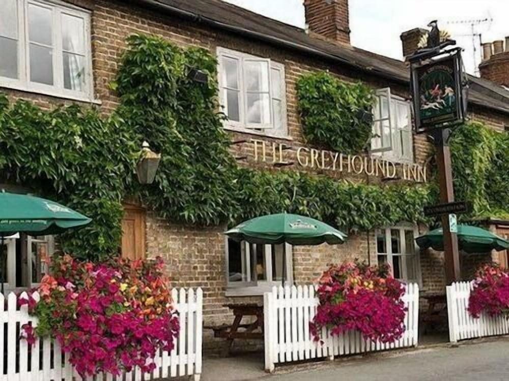 The Greyhound Inn Aldbury — hotel in Tring