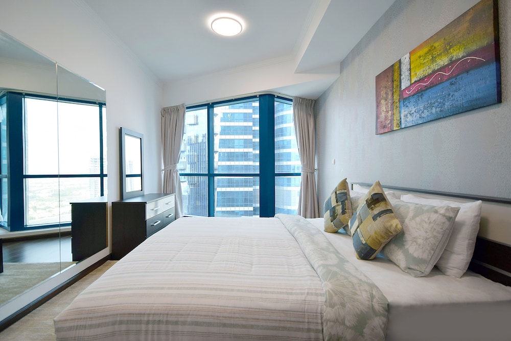 Key Host X1 Tower - carbon neutral hotel in Dubai