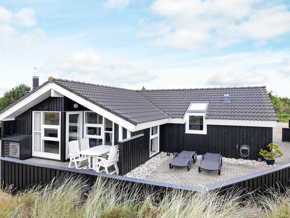 Awesome Home In Blåvand With Sauna — 4-Star Luxury Hotel in Oksbol, Denmark