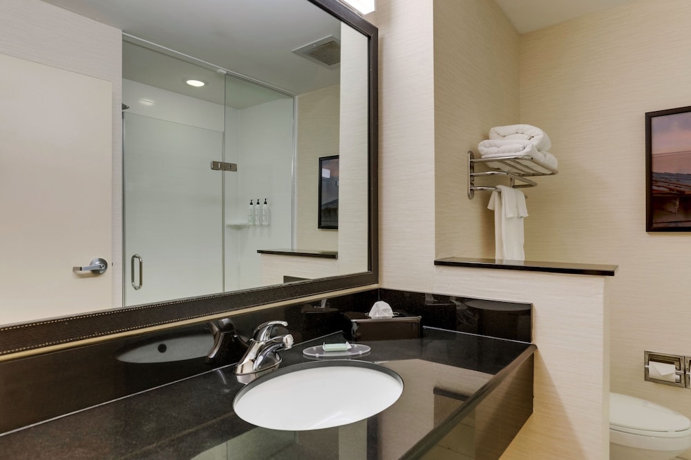 Fairfield Inn & Suites Hutchinson - photo 20