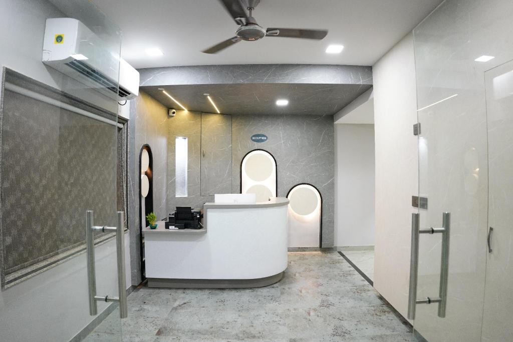 Woodland Hotel in Vizianagaram, India