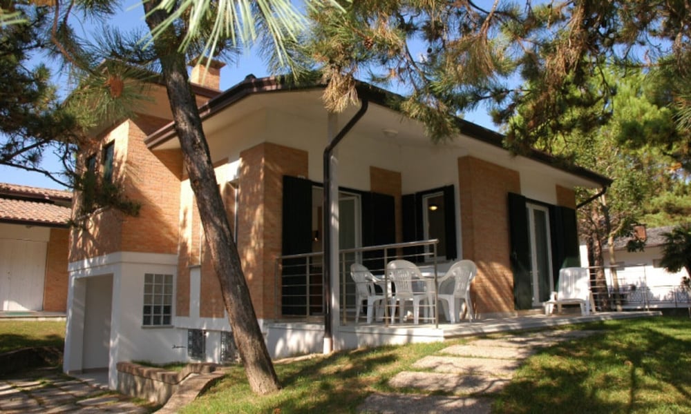 Comfortable Retreat by the Beach — 4-Star Luxury Hotel in Lignano Sabbiadoro, Italy