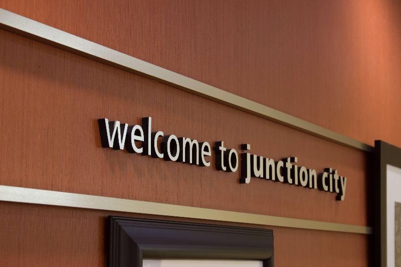 Hampton Inn Junction City - photo 5