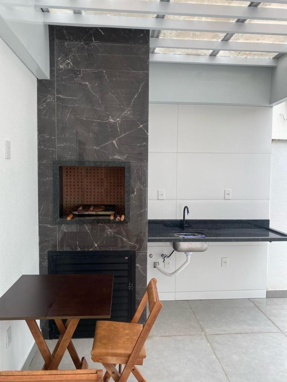 Triplex 3850 Suites