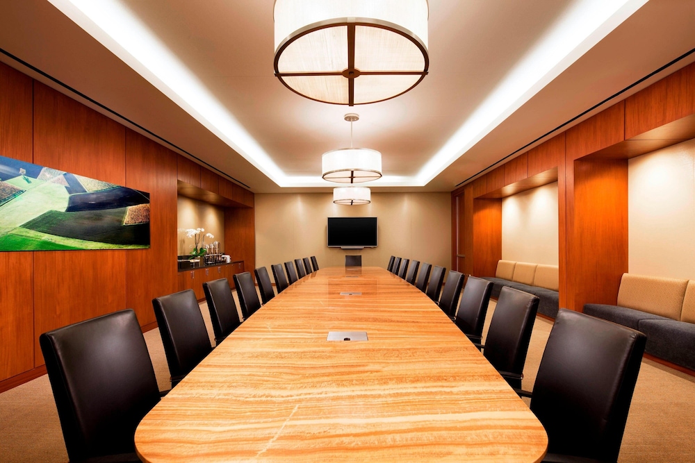 Sheraton Fairplex Suites & Conference Center - photo 37