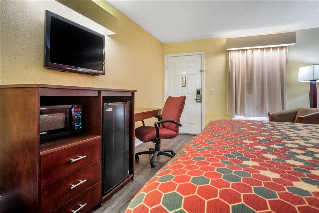 Econo Lodge Tupelo Barnes Crossing - photo 14