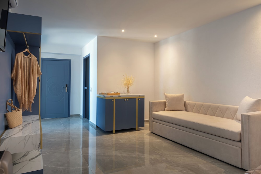 Acropol Golden Suites in Neos Marmaras, Greece