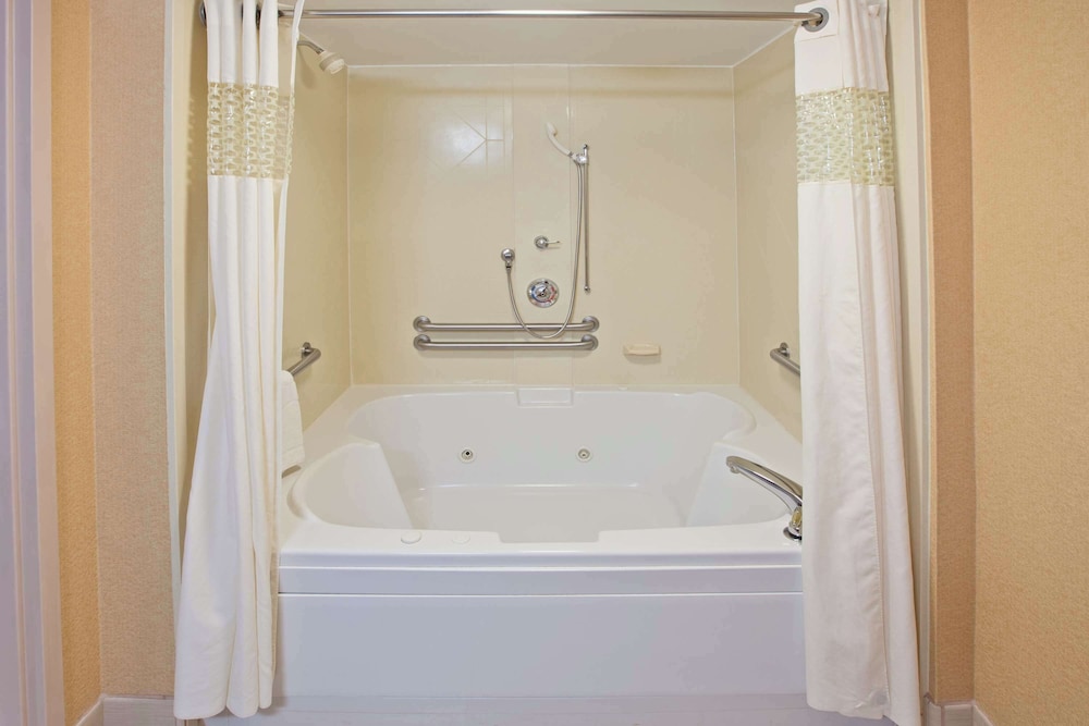 Hampton Inn Marietta - photo 14