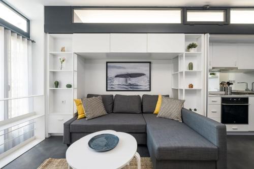 Newly Designed Central Modern Smart Duplex #143 — 4-Star Luxury Hotel in Istanbul, Turkey