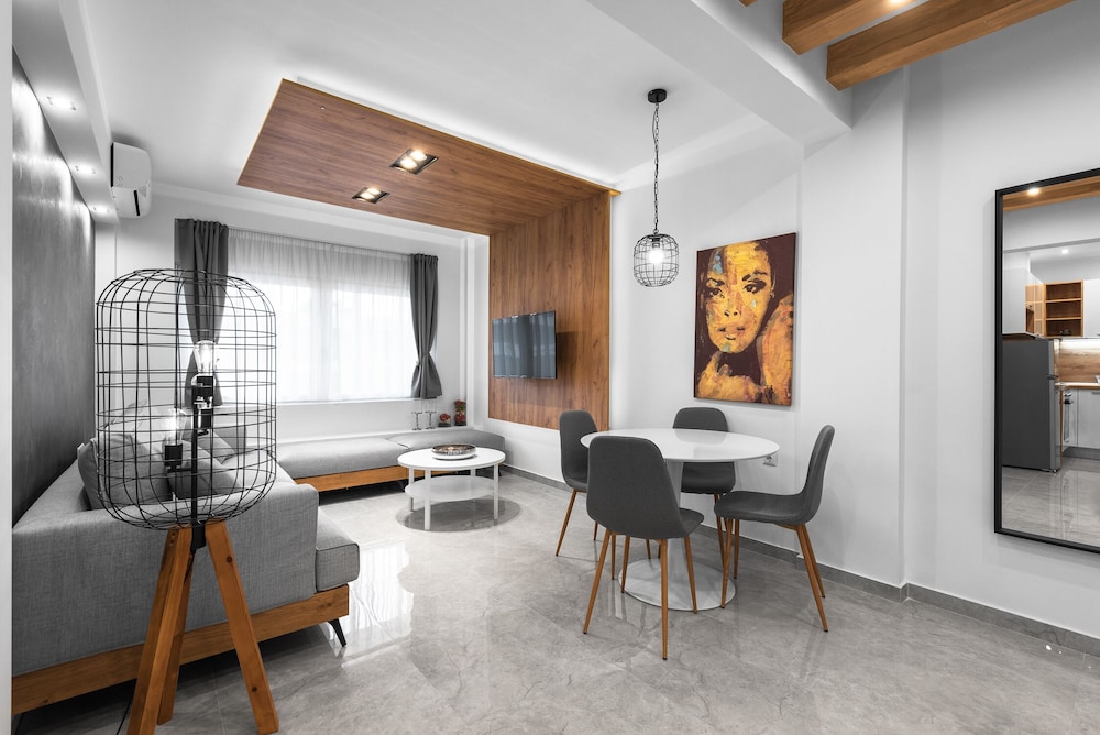 White and Wood Nilie Hospitality MGMT in Thessaloniki, Greece