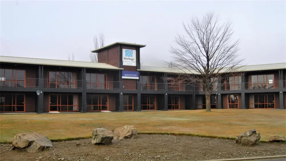 Glacier Gateway Motel - last minute hotel in Unknown City