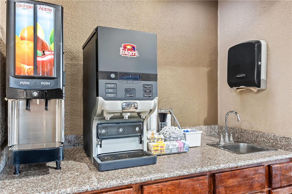 Super 8 by Wyndham Terre Haute - photo 10