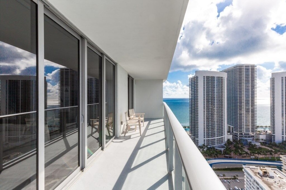 Hyde Beach House Luxury resort 3 Bedroom Condo by RedAwning - photo 41