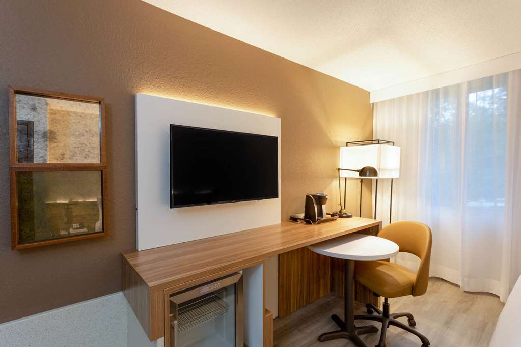 Wyndham Garden Tallahassee Capitol - photo 17