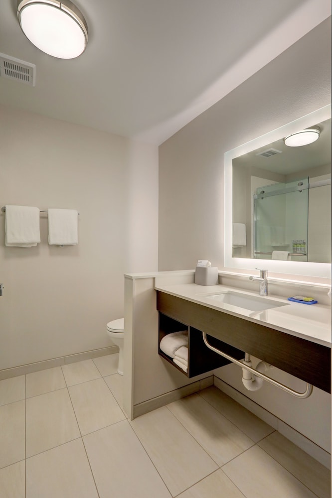 Holiday Inn Express & Suites Auburn Downtown by IHG - photo 18