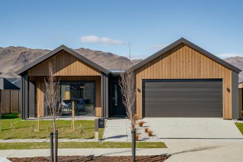 Wooing Tree Beauty Cromwell Holiday Home — 4-Star Luxury Hotel in Cromwell, New Zealand