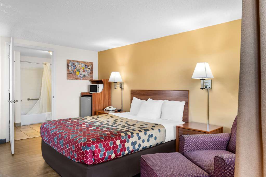 Econo Lodge Miles City I 94 - photo 17